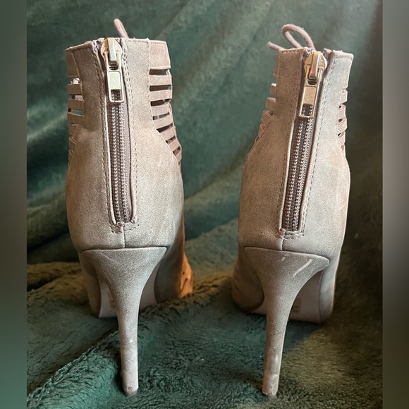 Paprika Tinley Caged Lace Up Stiletto Open Toe Boot, Distressed Taupe. Size. 7.5 - Picture 2 of 10